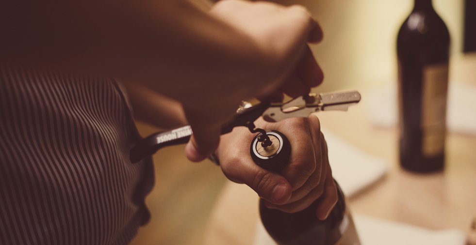 Nos coffrets d'accessoires de vin personnalisé : les indispensables dans sa cuisine