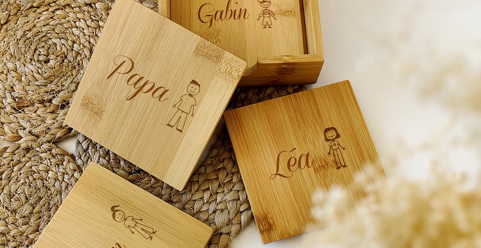 Le dessous de verre en bois personnalisé : l’objet utile et malin