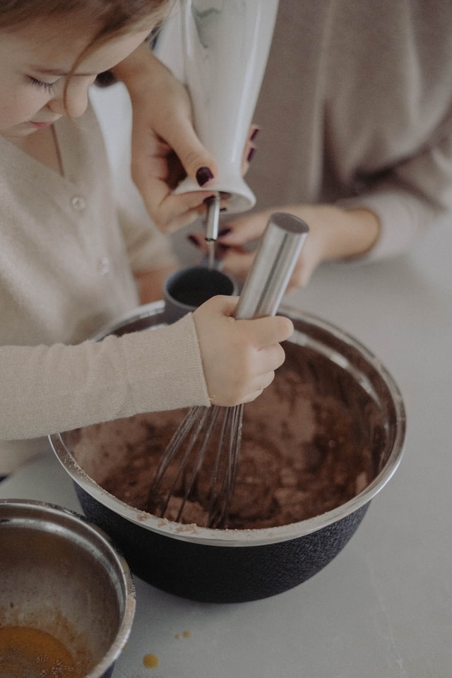 cuisine avec les enfants gateaux au chocolat idee activité en famille